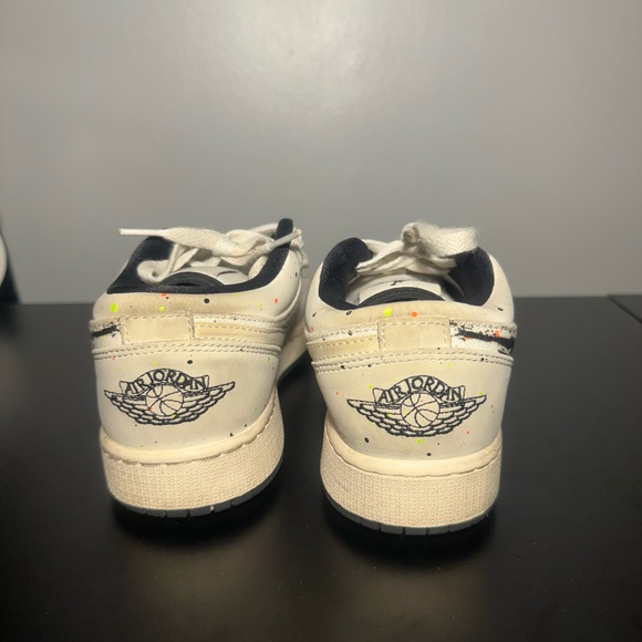 Size 6 - Jordan 1 Low Brushstroke Swoosh - Paint Splatter - Picture 5 of 7